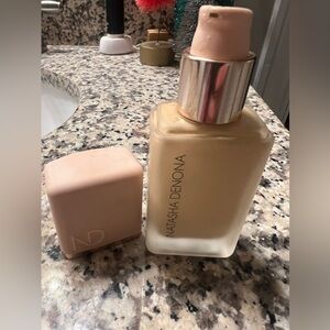 Natasha Denona HY-GLAM liquid foundation. Color Y4